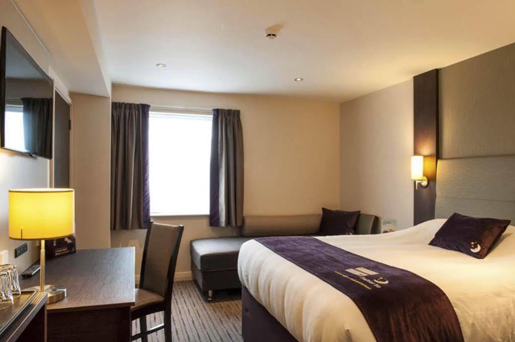 Premier Inn Premier Inn York South West Екстериор снимка