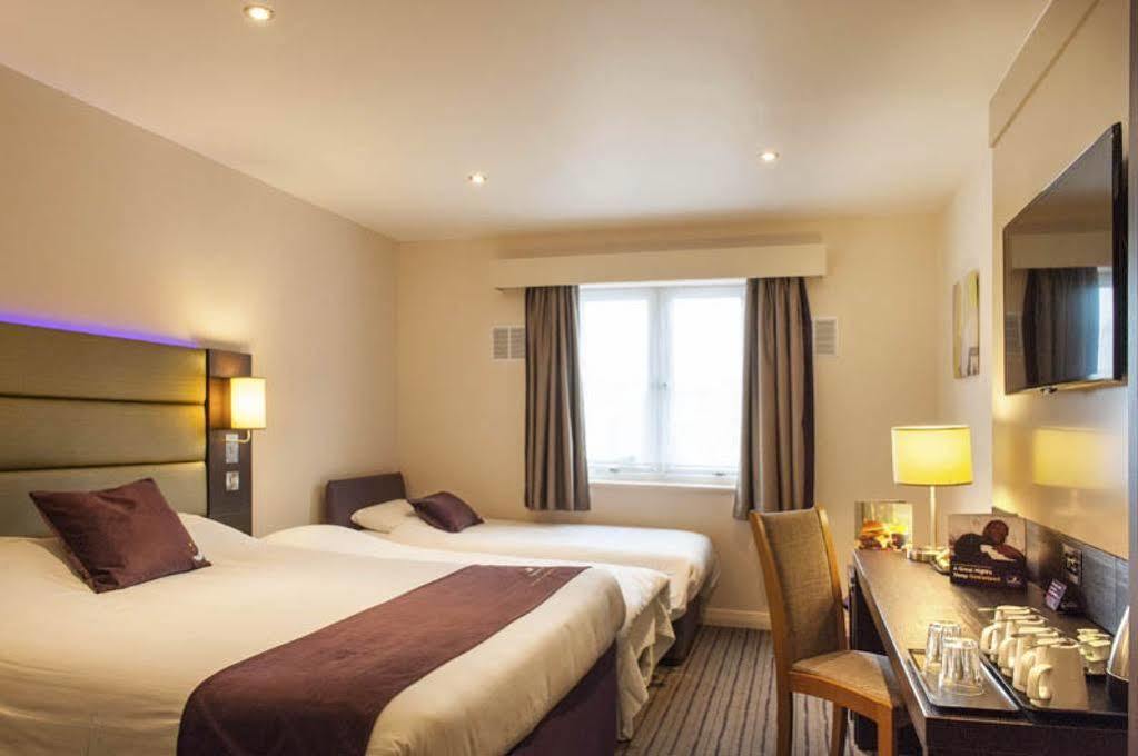 Premier Inn Premier Inn York South West Екстериор снимка