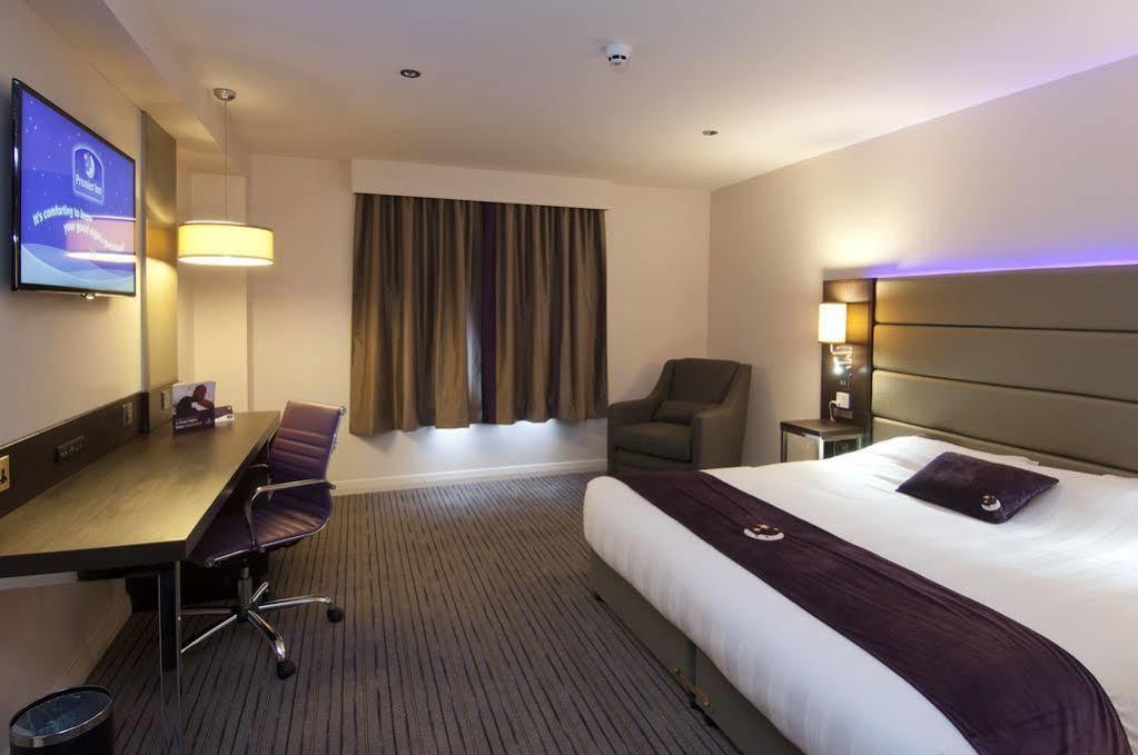 Premier Inn Premier Inn York South West Екстериор снимка